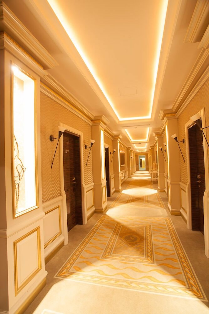 Sapphire Hotel 20/72