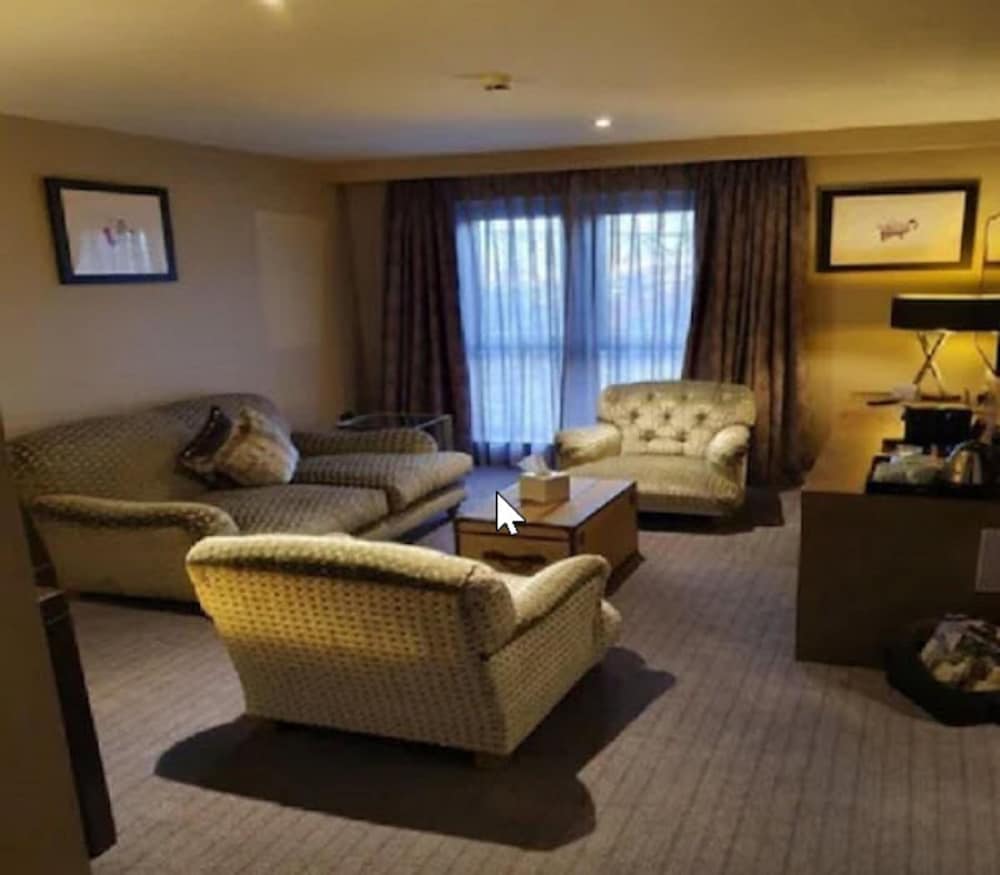Boulevard Hotel 25/50
