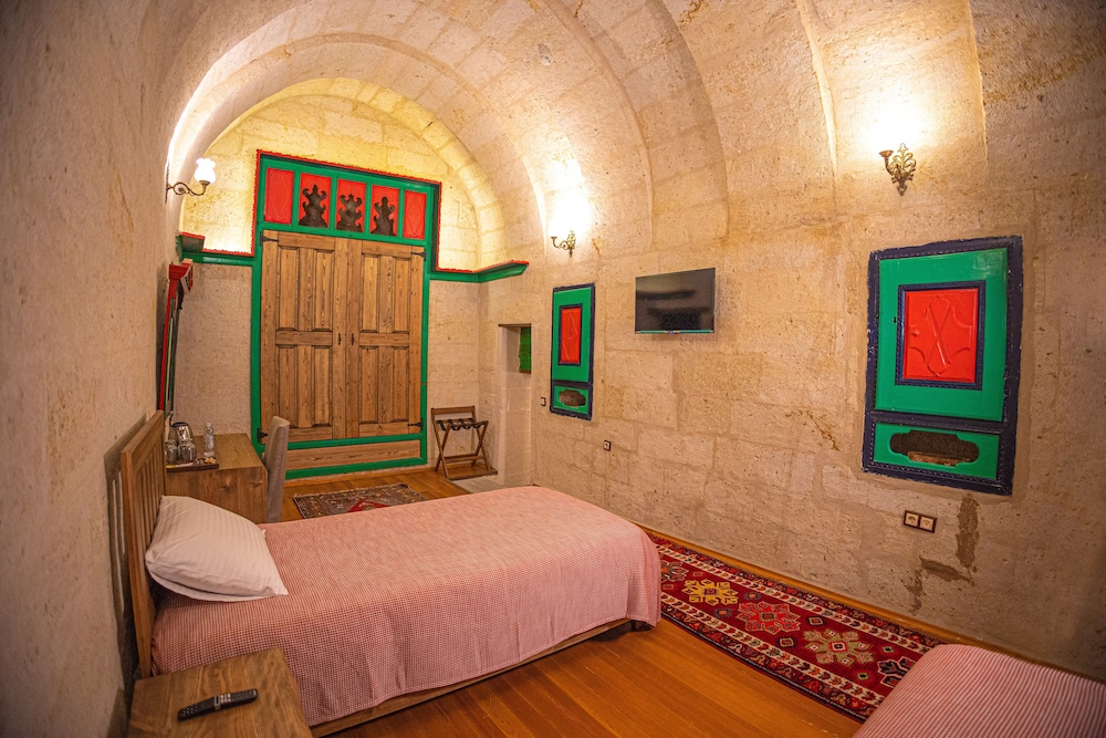 Pietra Cave Suites 13/49
