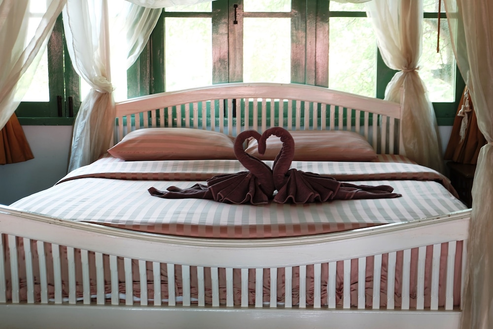 Baanrak Amphawa Homestay 56/61