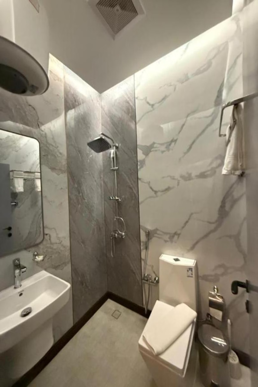 فندق لوكور (Le Coeur hotel) 80/83