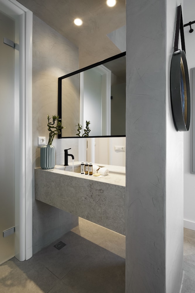 Altera Pars Suites 68/69