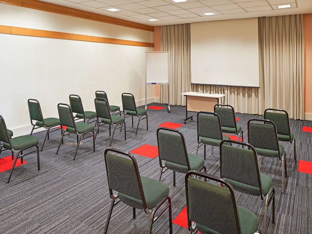 Ibis Sao Carlos 35/48