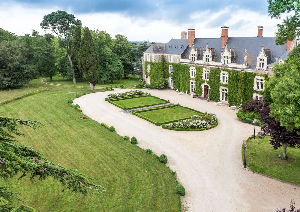CHATEAU DE L'EPINAY 36/48