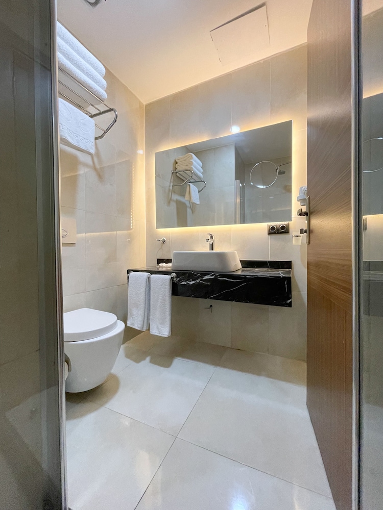 Atro Hotel 40/44
