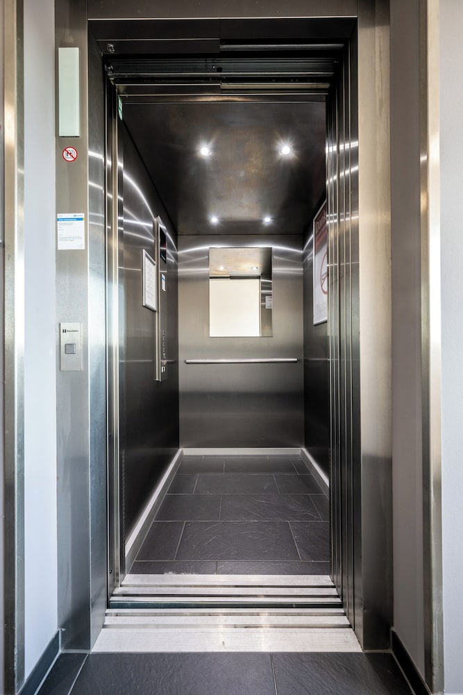 SERWAYS HOTEL WEISKIRCHEN 33/58