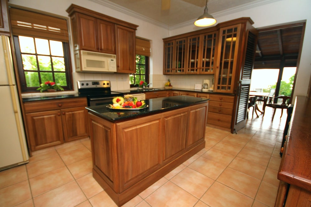 Stonehaven Villas 8/59