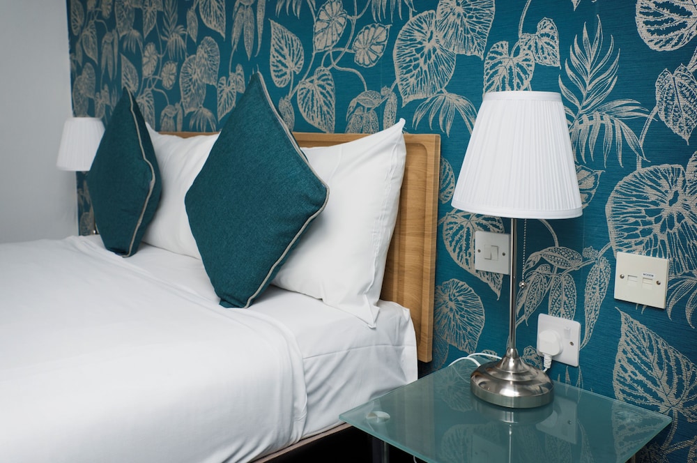 Basingstoke Hotel 16/50