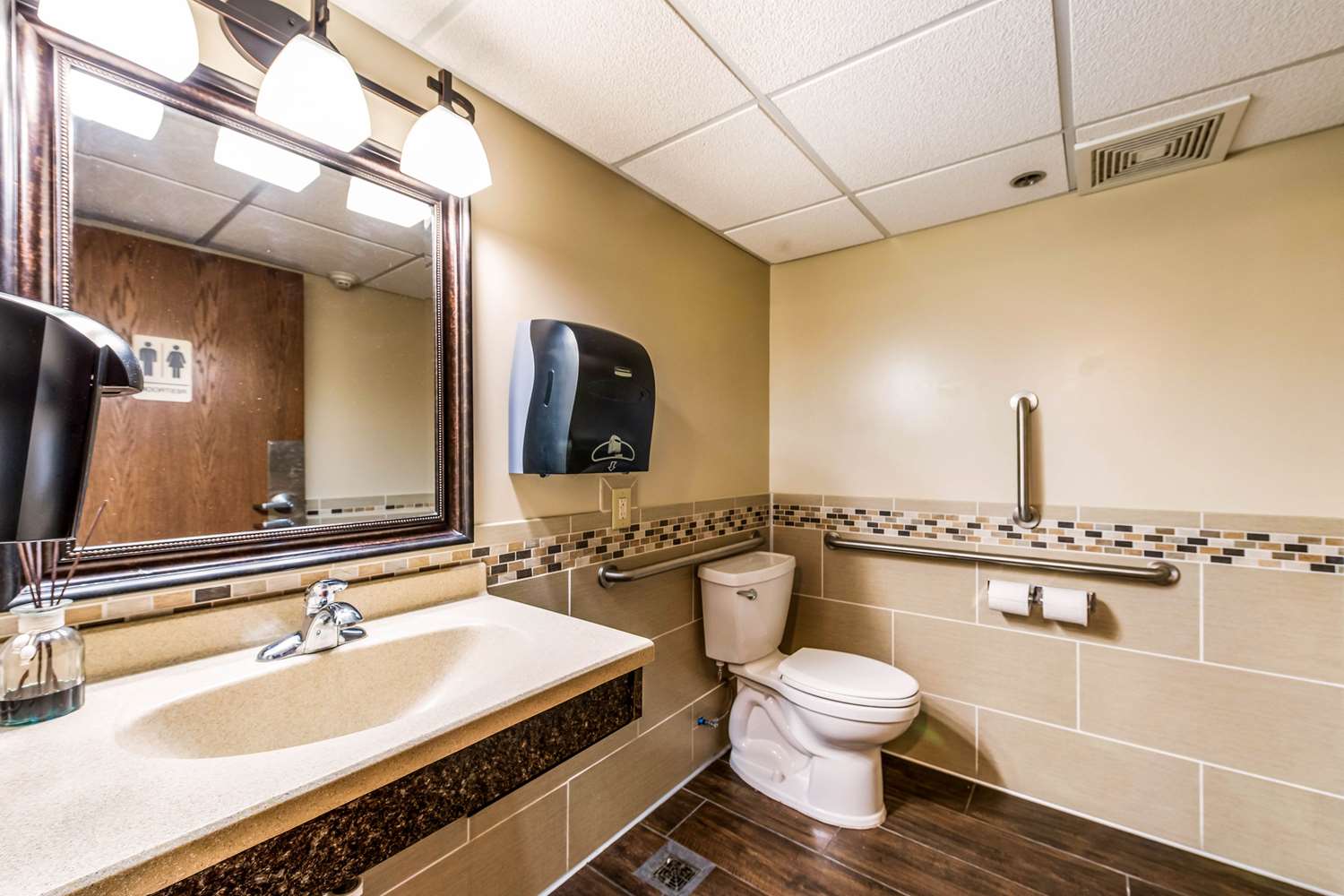 Econo Lodge Mayo Clinic Area 35/35