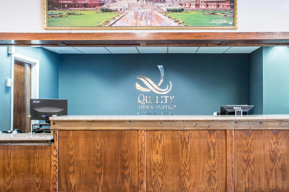Quality Inn Suites Palm Island Indoor Waterpark 4/67