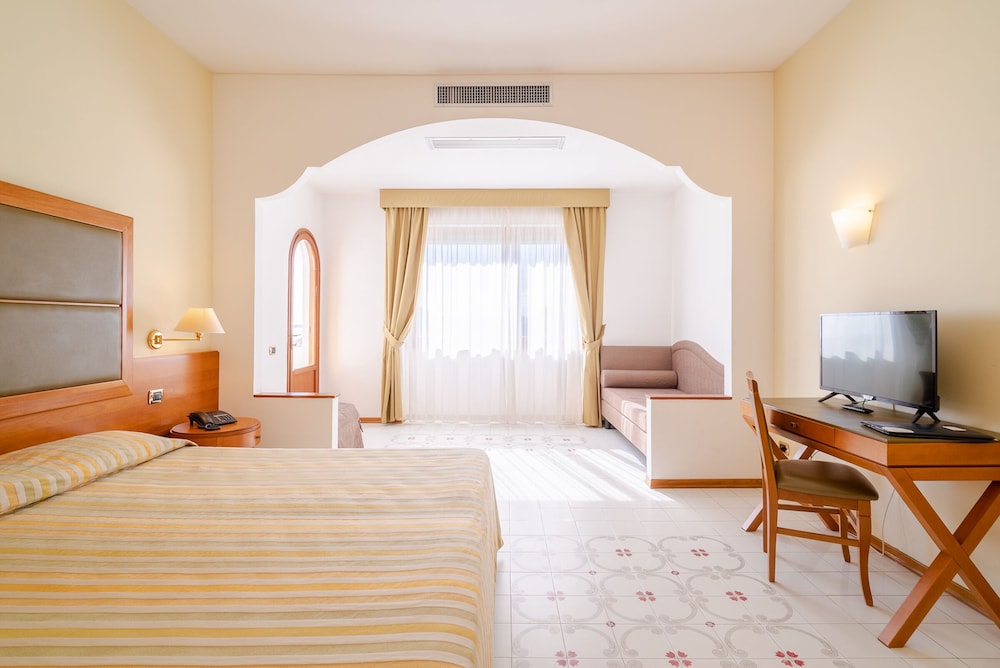 Grand Hotel Don Juan 11/41