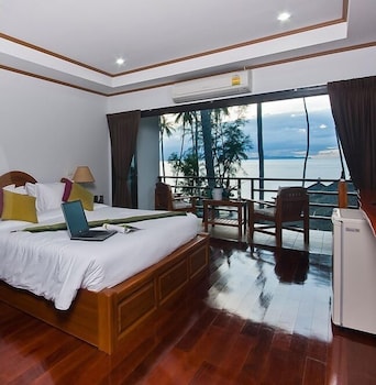 Lipa Bay Resort 33/55