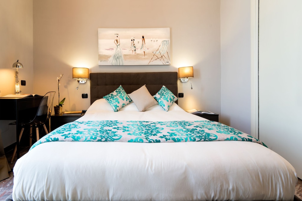 SUPERIOR, DOUBLE BED, BAY VIEW