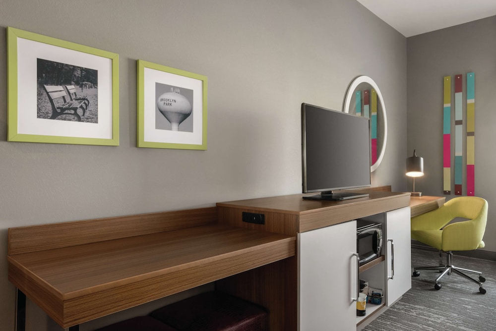 Hampton Inn Brooklyn Park, MN 31/36