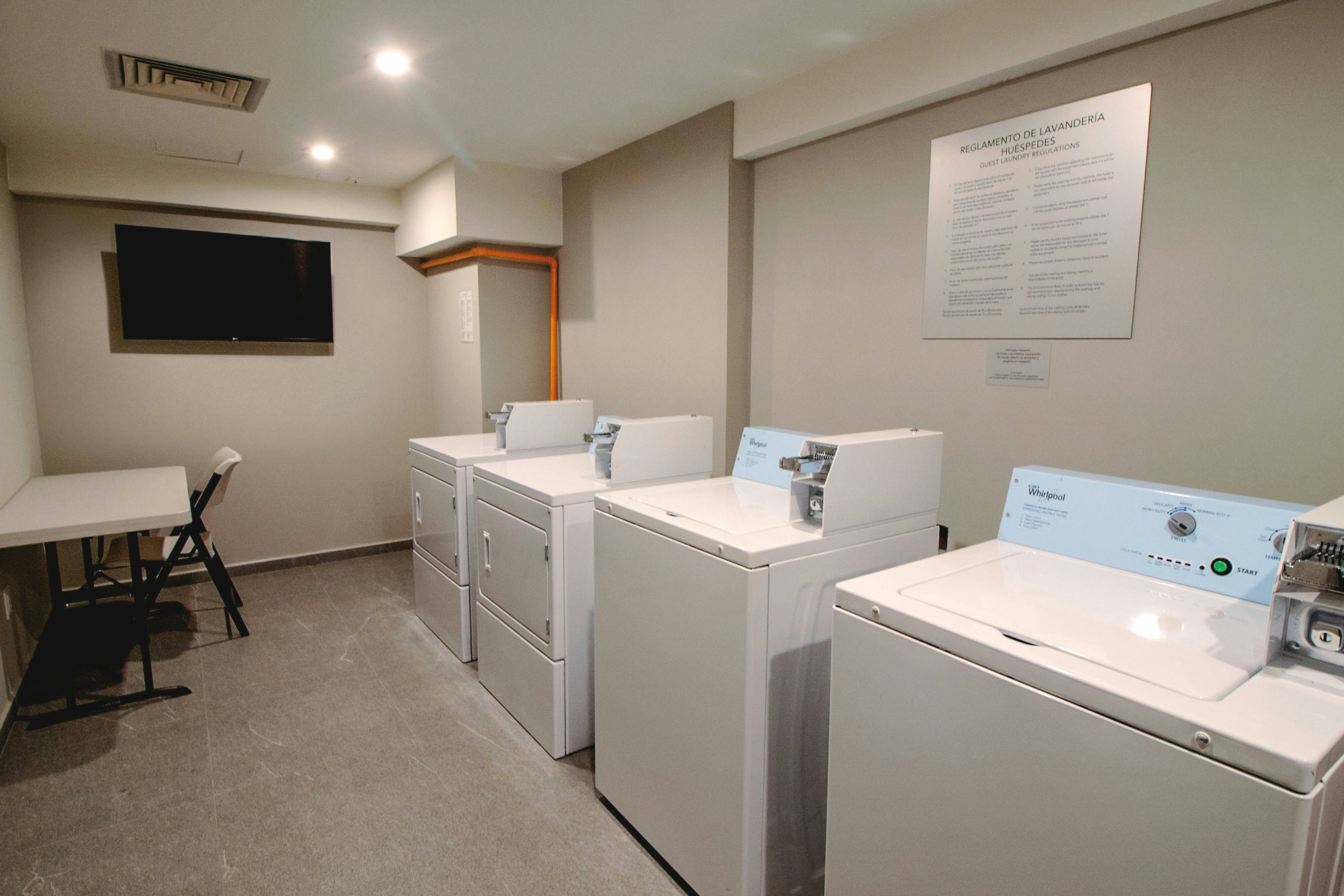 Courtyard By Marriott Mexico City Revolucion Ex Radisson Flamingos 27/31