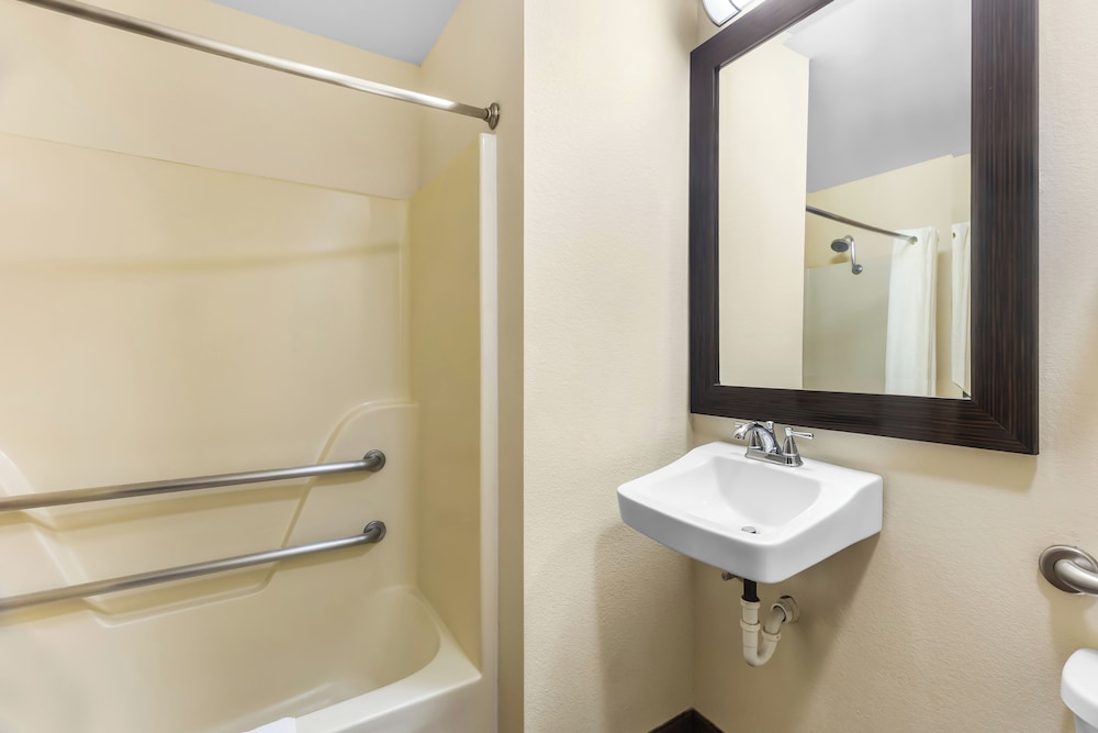 Travel Inn & Suites 45/50