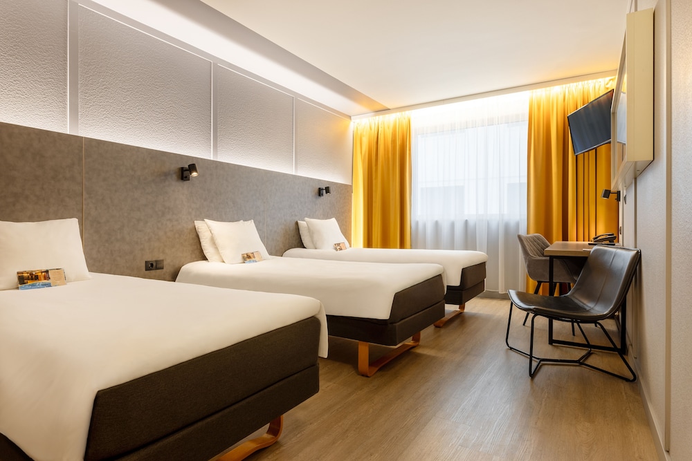 ROOM, TRIPLE