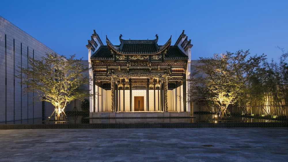 Ahn Luh Zhujiajiao in SHANGHAI