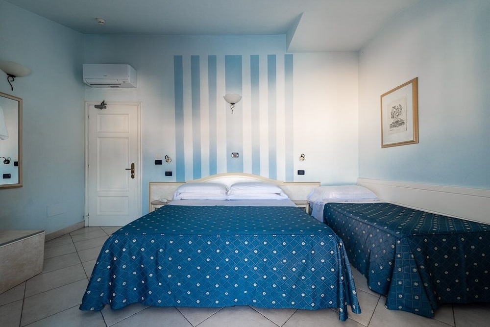 Hotel London 38/39