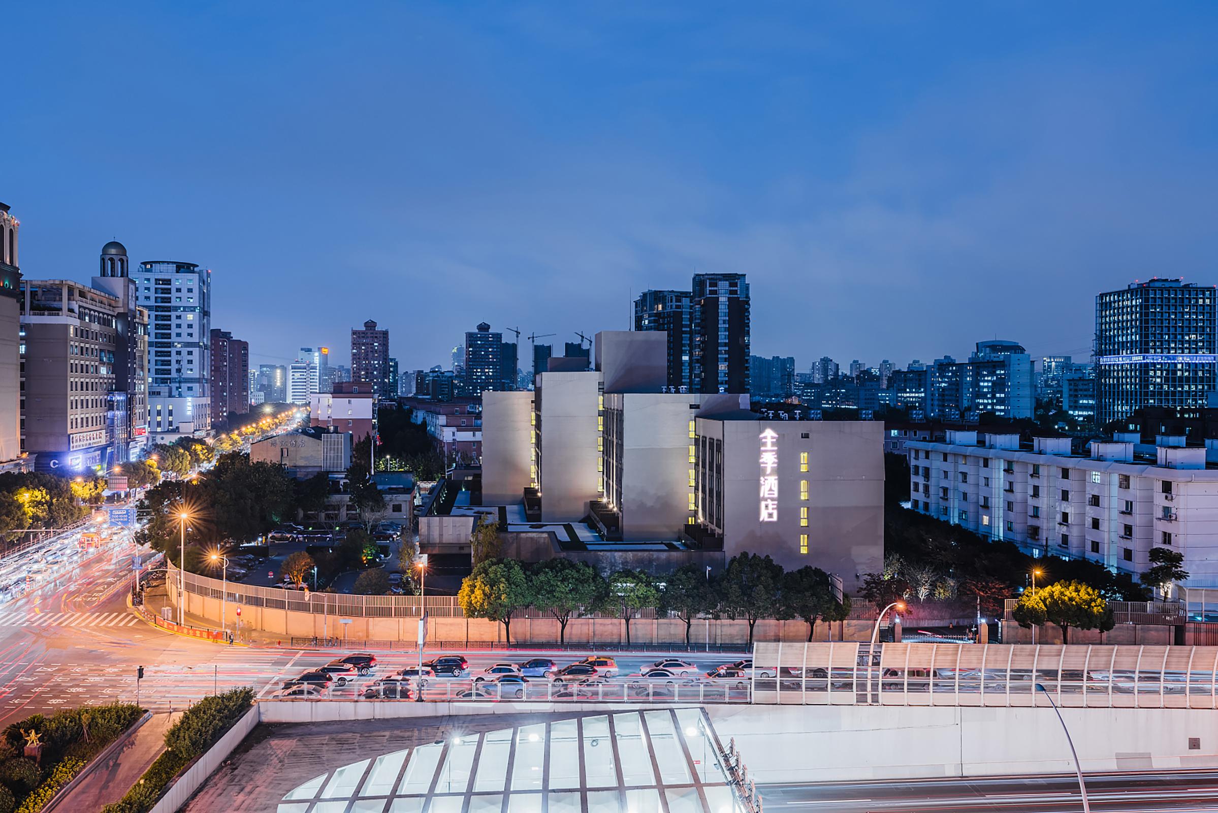 JI Hotel Shanghai Hongqiao Wuzhong Road 16/18
