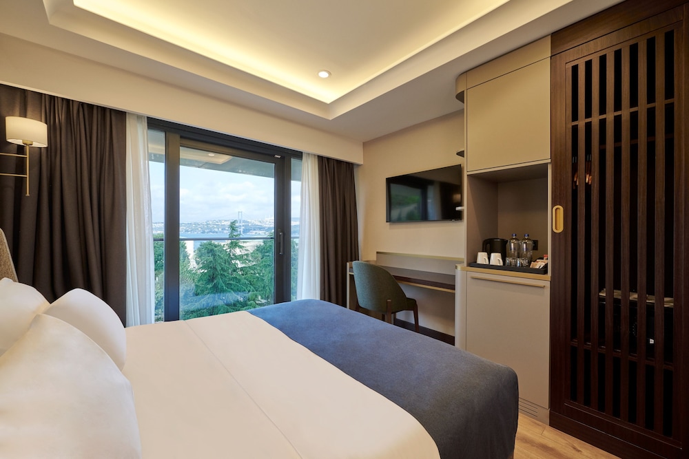 Ciragan Hotel Bosphorus Istanbul 34/68