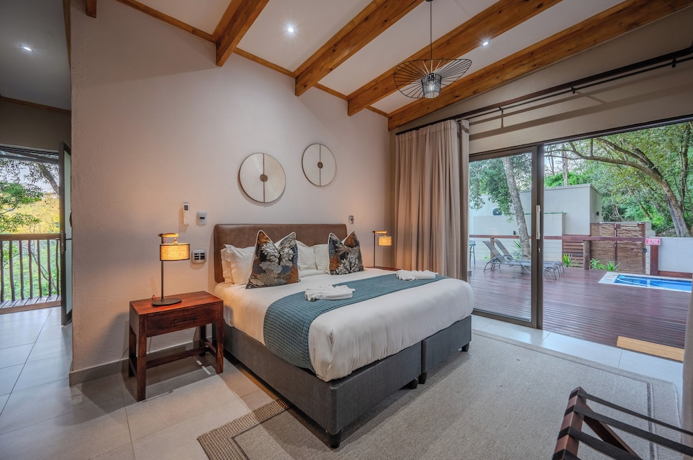 Bushbaby Valley Lodge 6/42
