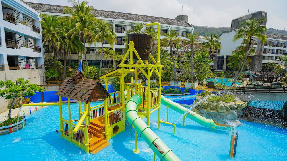 Yoho Beach Resort 69/76