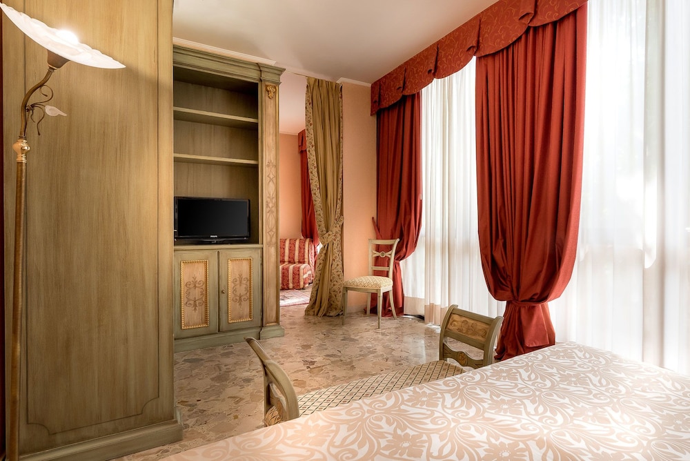 Hotel President Rimini 26/84