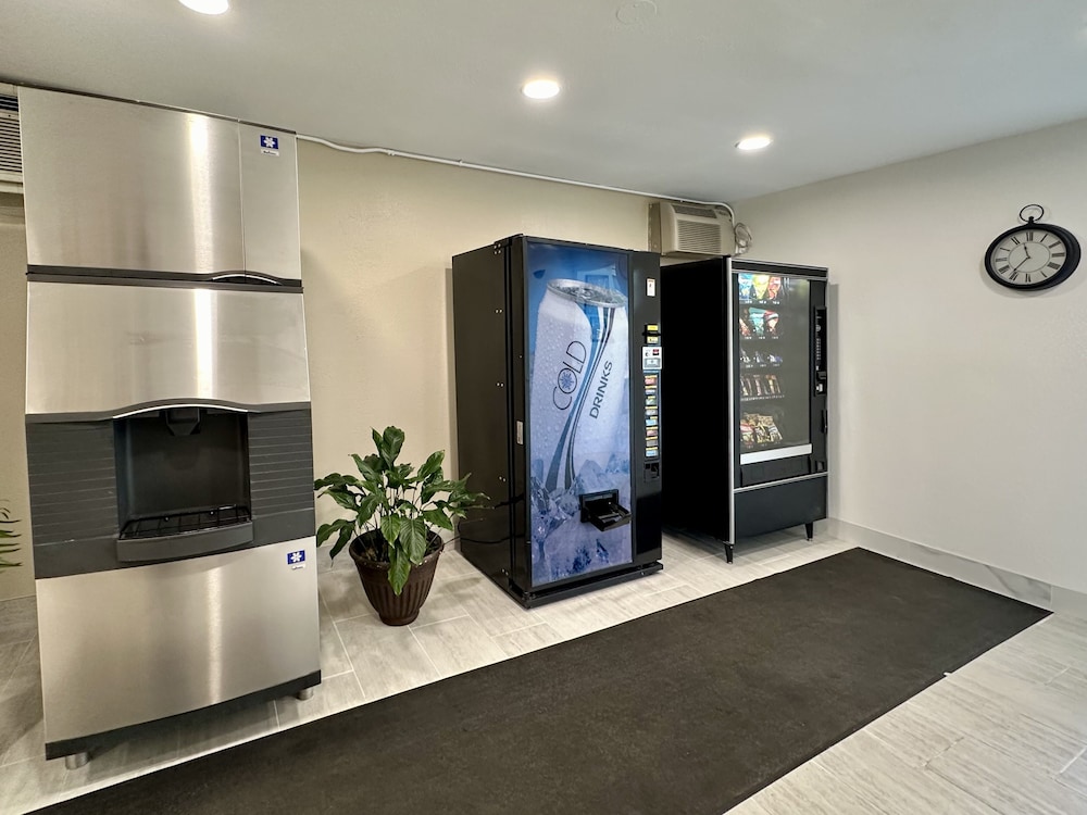 Royal Inn Charlotte Airport Hotel 20/31