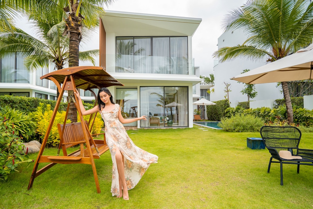 Wyndham Royal Beachfront Resort & Spa Hoi An Danang 53/59