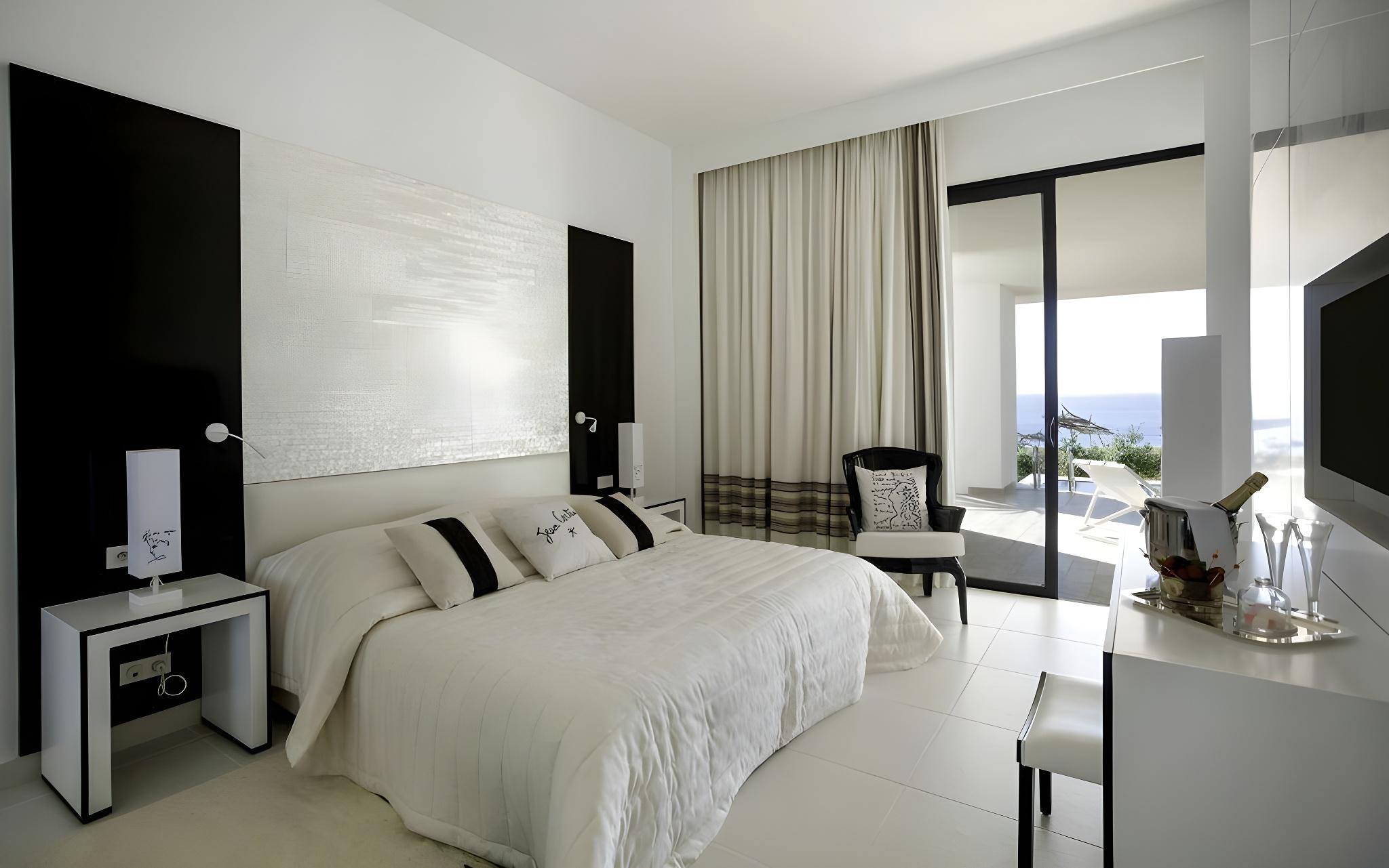Legend, Suite, King Bed, Ground Floor
