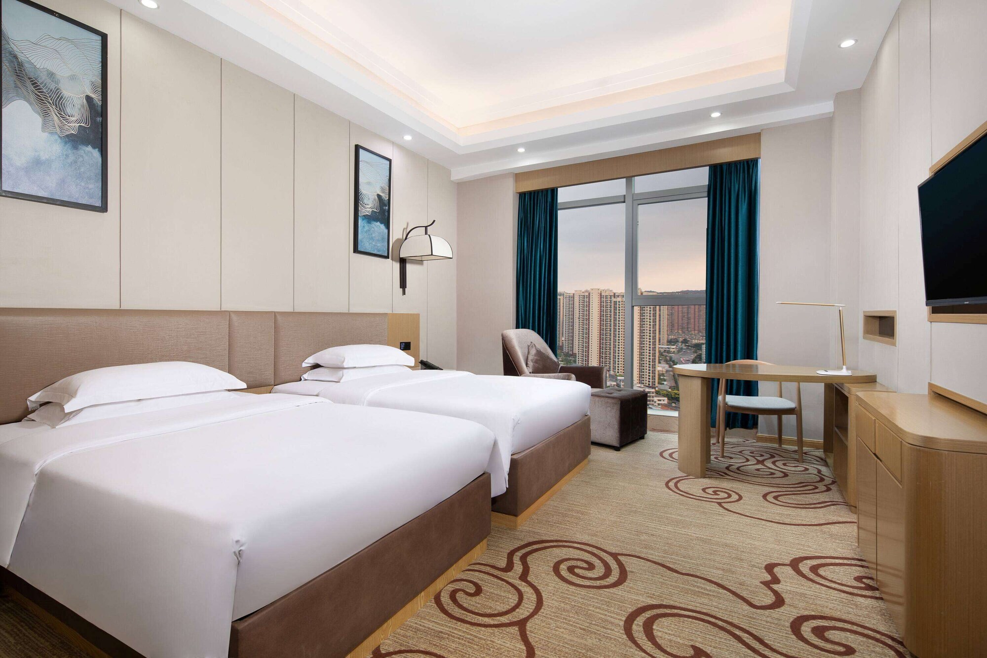 BUSINESS, 2 DOUBLE BEDS