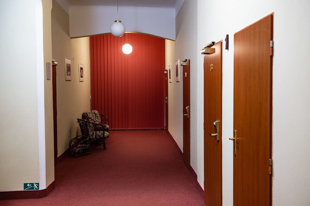 Petr Hotel 32/54