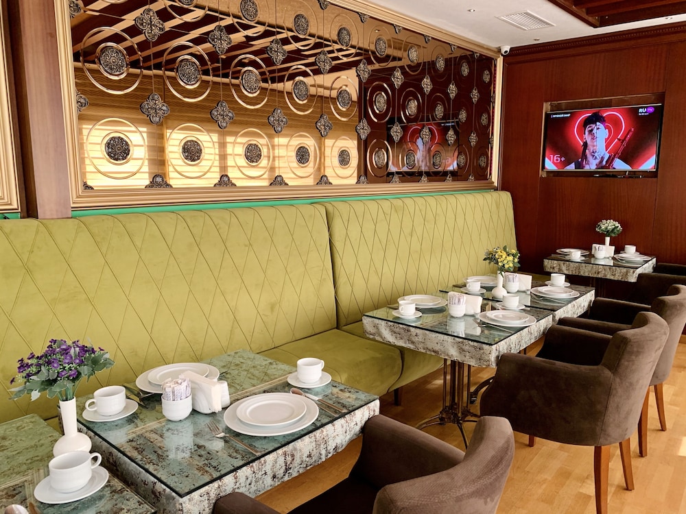 Clover Hotel Baku 49/50