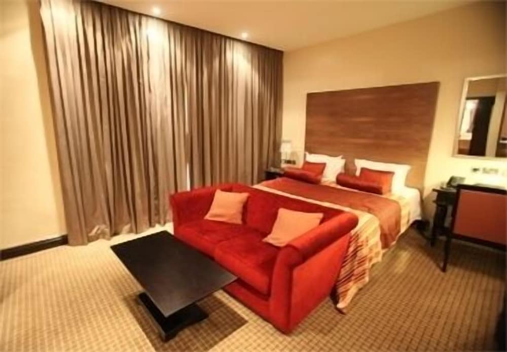 Grand Towers Hotel 37/50