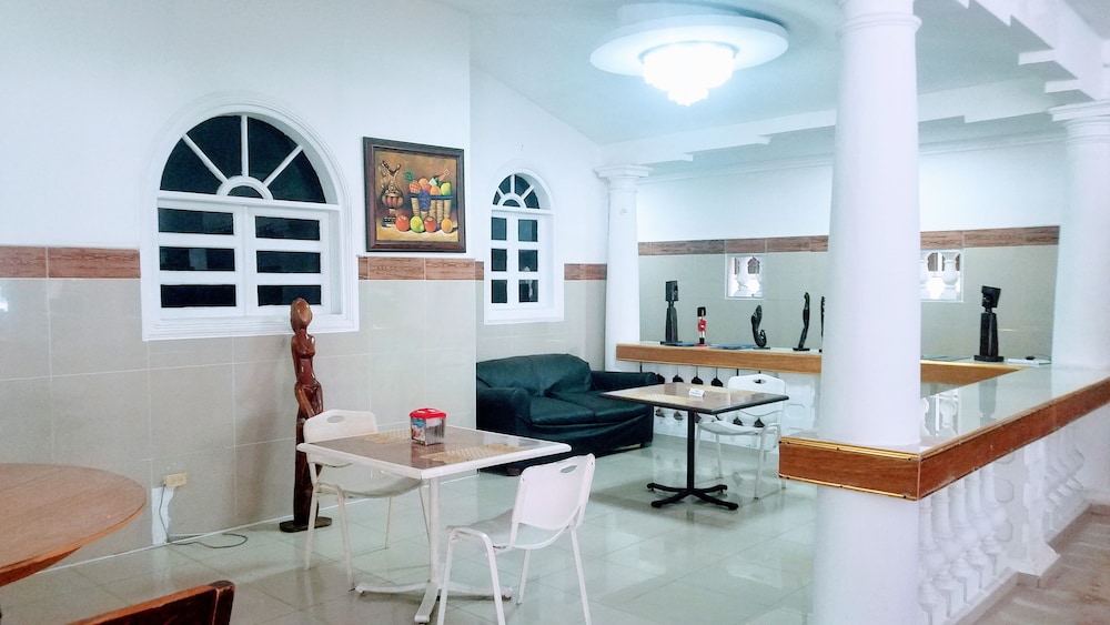 La Casona Dorada 52/56