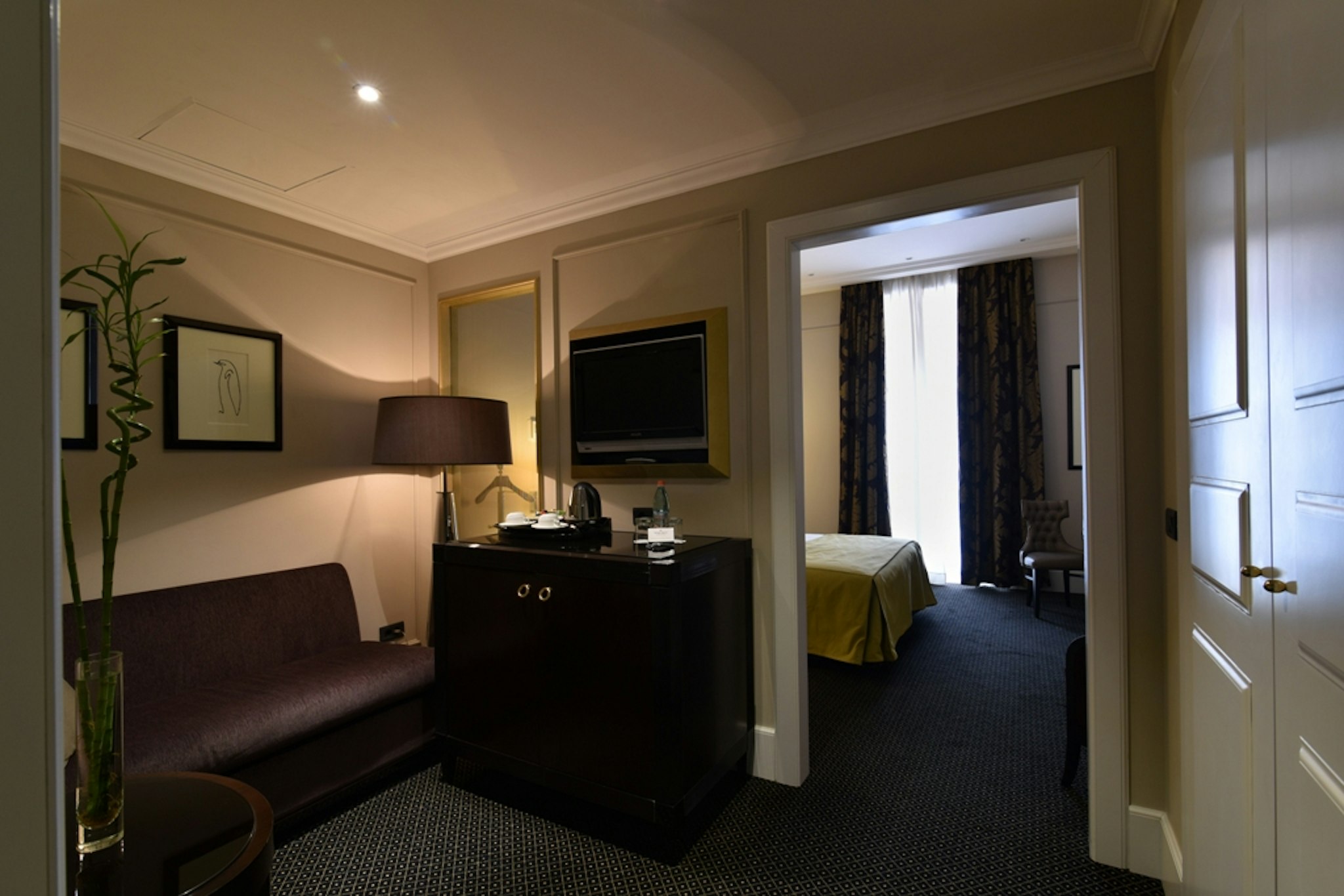 GRAND HOTEL YEREVAN 48/65