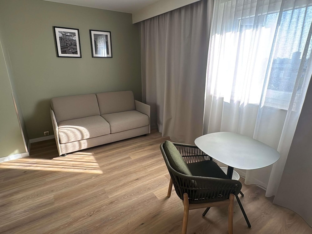 Ibis Styles Tours Centre 42/74
