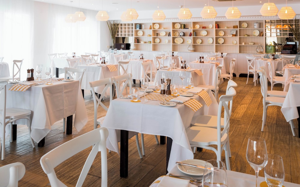 St Moritz Hotel 35/50