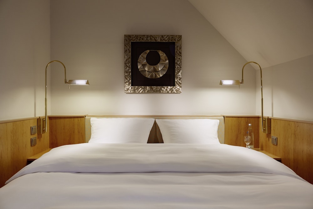 Lindner Hotel Dusseldorf Airport, part of JdV by Hyatt 8/75