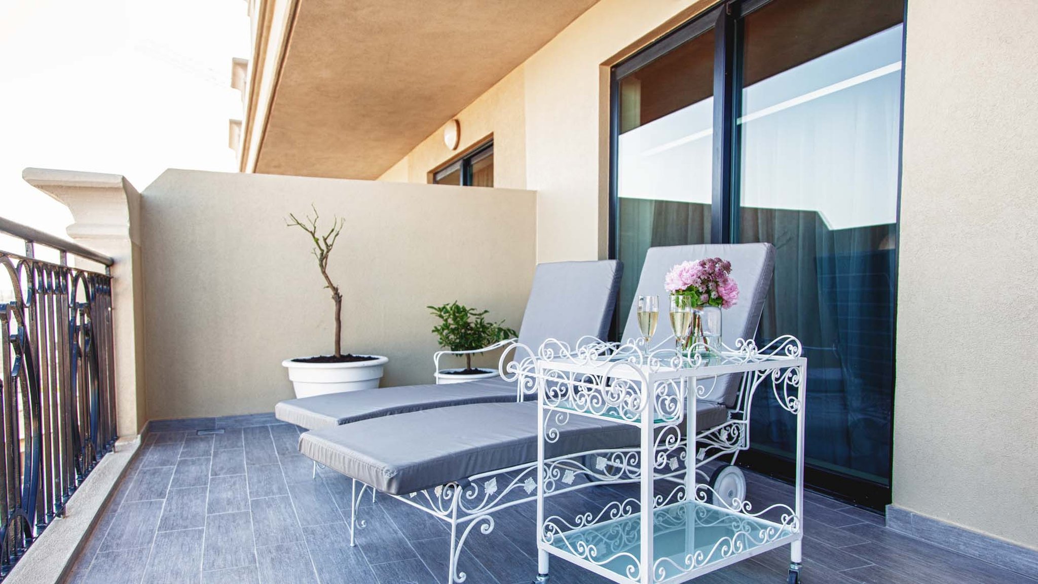 THE PALACE SLIEMA 8/83