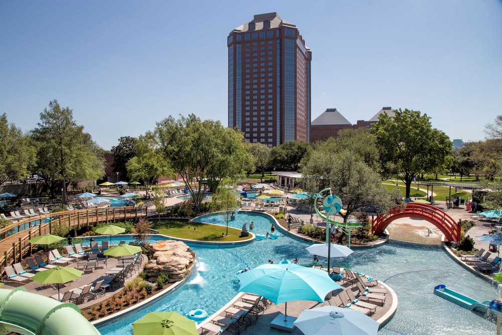 Hilton Anatole 12/90