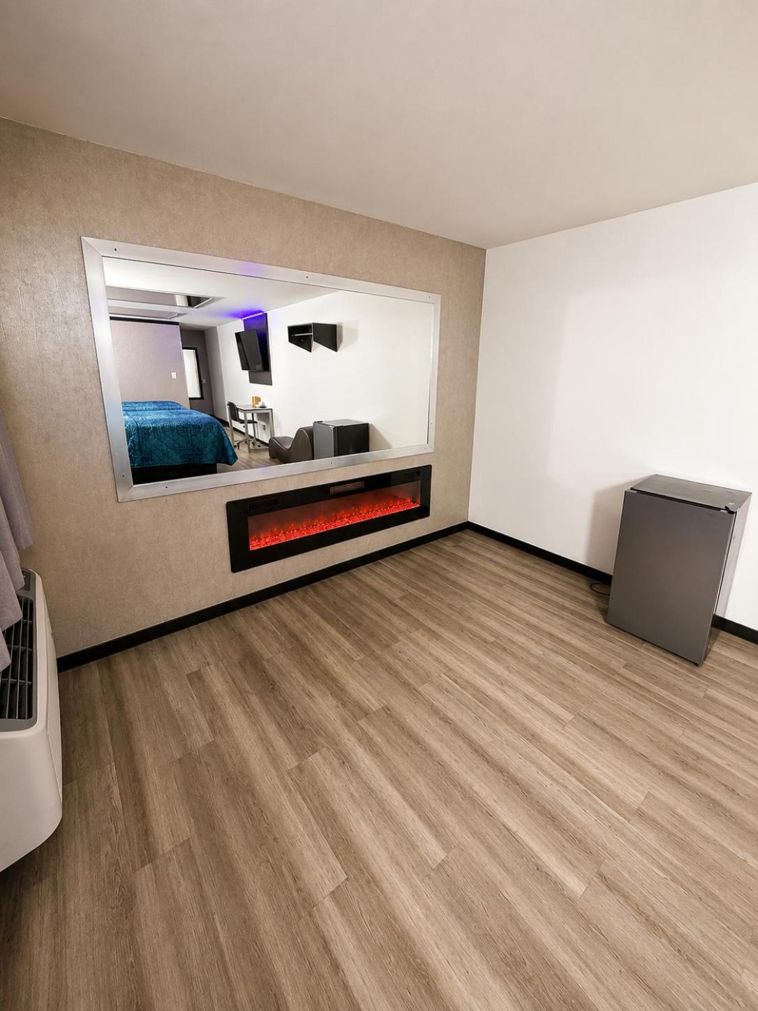 Hotel OPUS Bronx Near Bay Plaza Mall 16/46