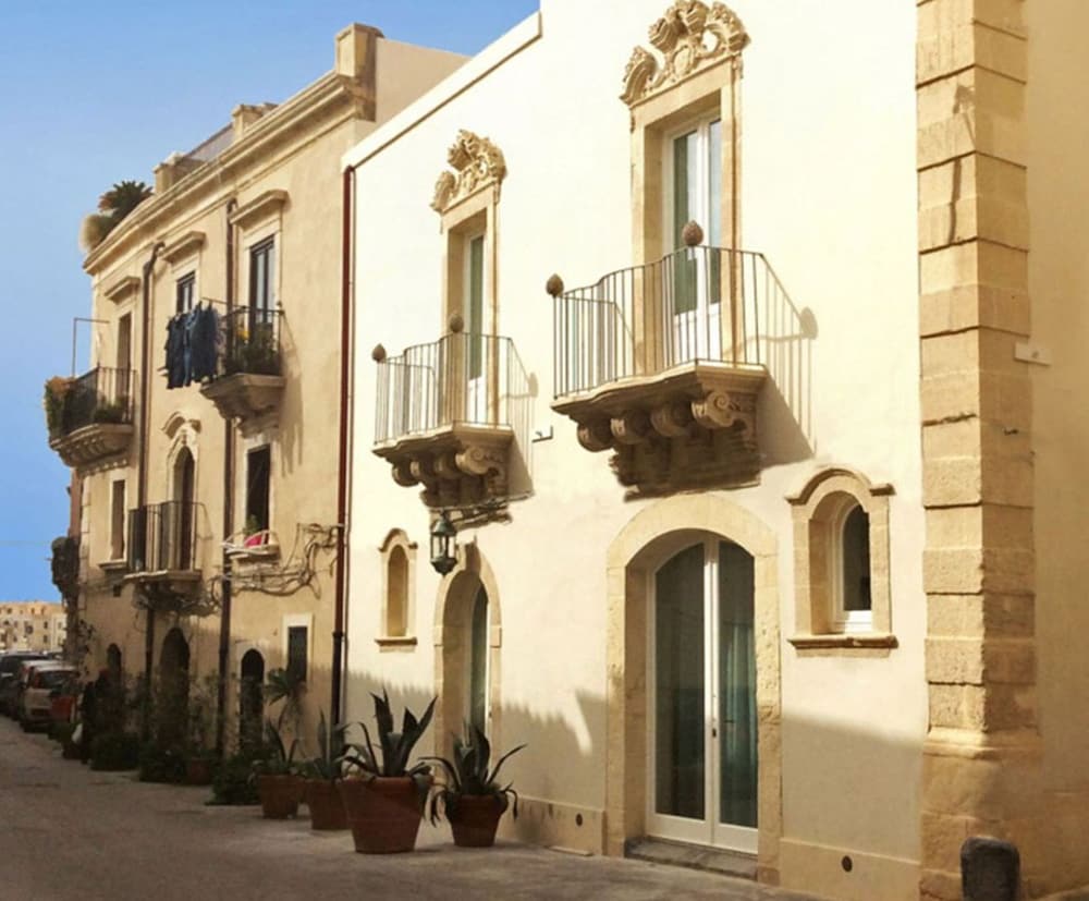 Re Federico Boutique Hotel 40/50
