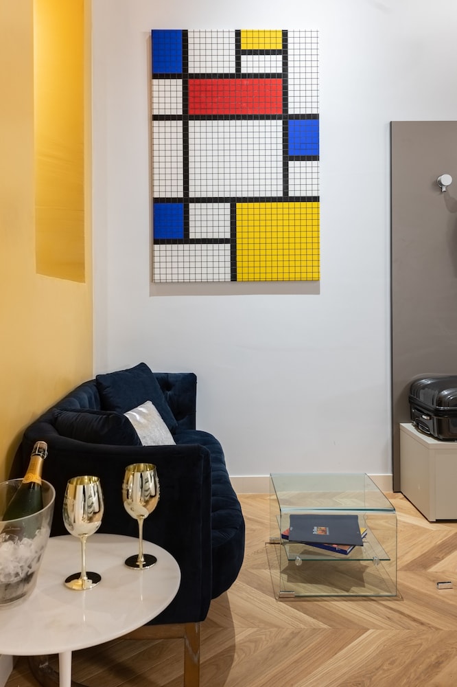 Kairos by Florence Art Apartments 66/74