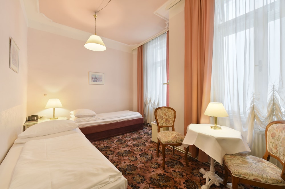 Hotel Pension Baronesse 26/45