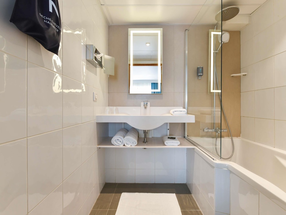 NOVOTEL LA ROCHELLE CENTRE 71/72