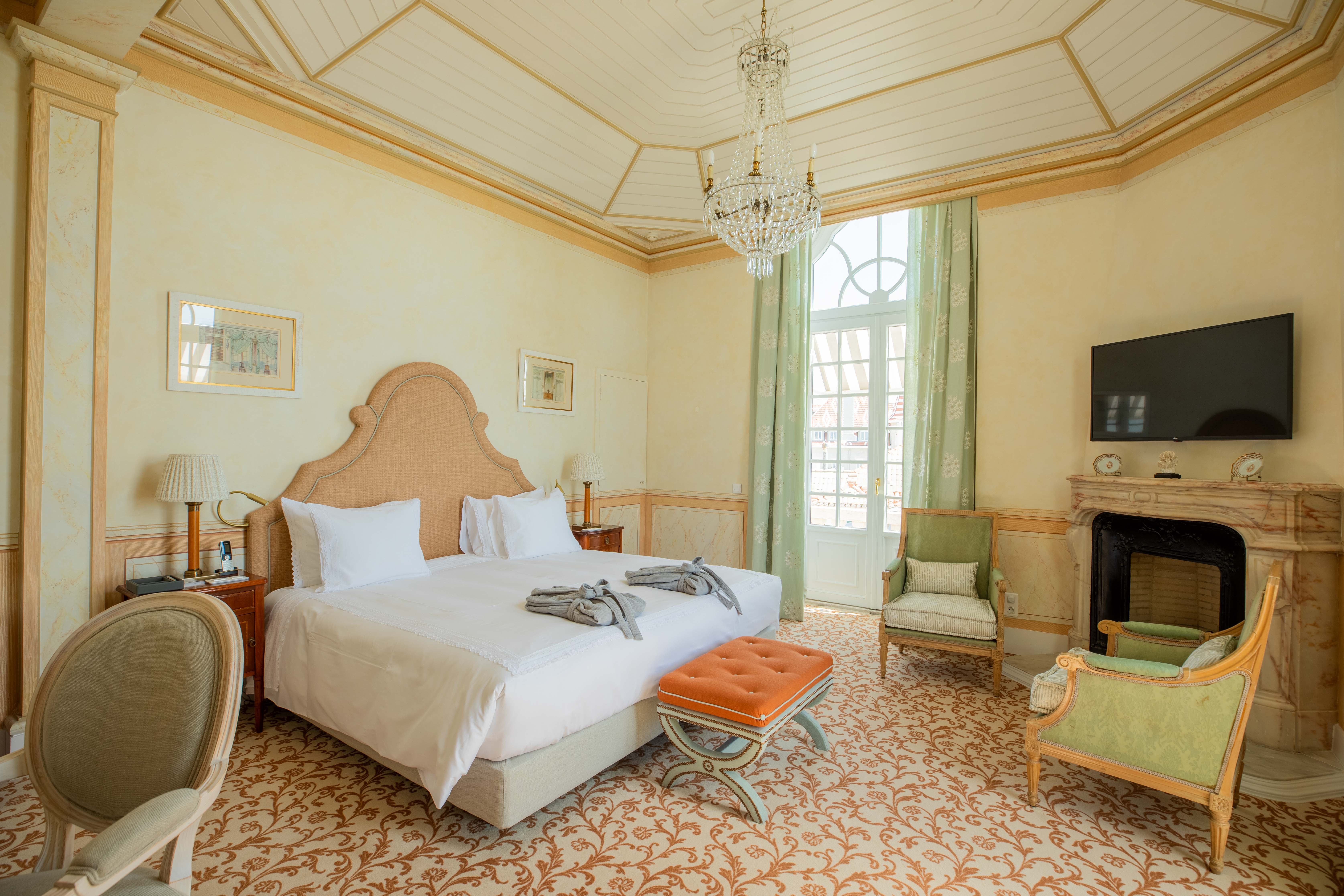 Deluxe, Double Bed, Lateral Side Ocean View, Estoril Vintage Hotel 4/4