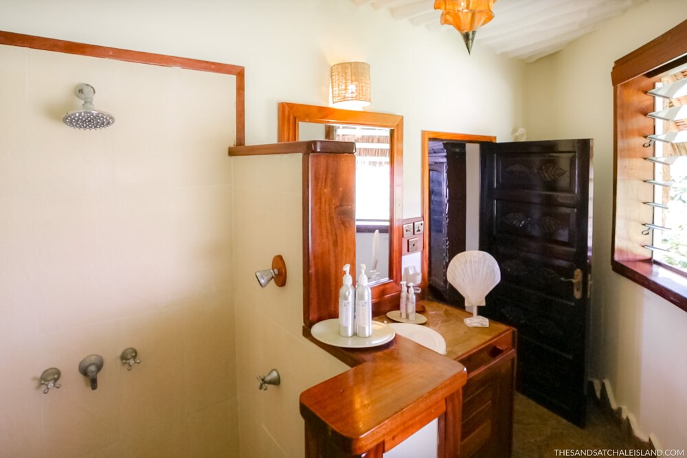 Chale Island Resort 49/70