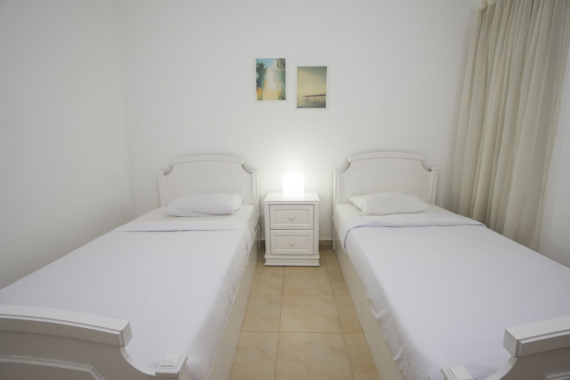 شقة بسريرين منفصلين وسرير كوين بإطلالة على البحر بغرفتي نوم مع أريكة، Lilly Apartments 5/7